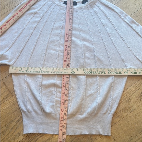 Tahari women’s dolman Sweater cream size medium - Picture 5 of 9